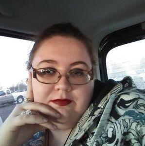 Meet your Posher, Lynze